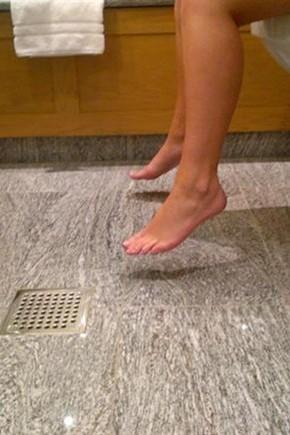 Jessica Simpson al bagno è mignon