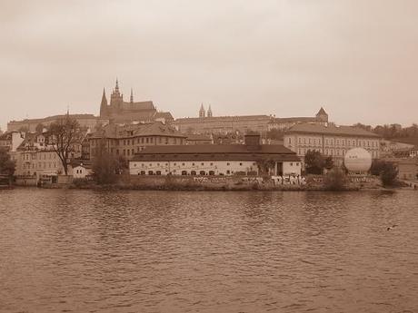 Praga lungo la Moldava