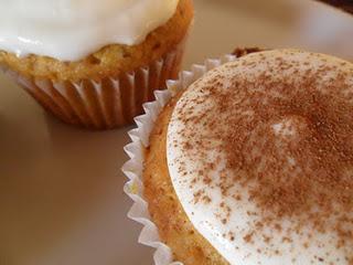 CUPCAKES ALLA CAROTA.....CON MELE A SORPRESA!!!!