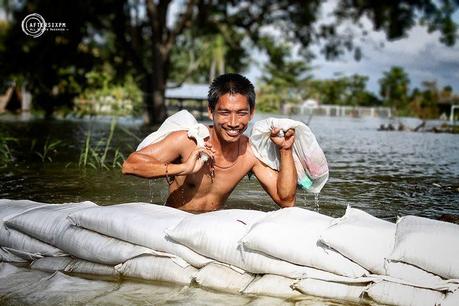 Bangkok Thailandia le foto simpatiche dell'alluvione