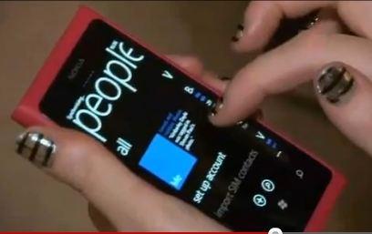 I finalisti di X-Factor hanno ricevuto il Lumia 800