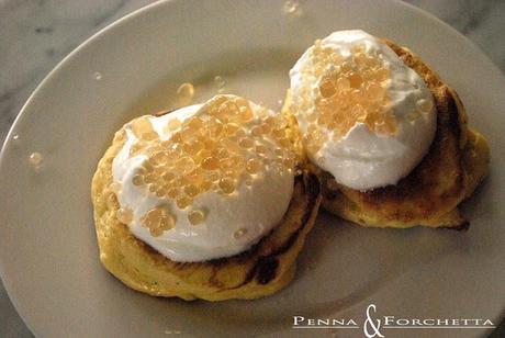 Blinis al caviale di Gelatina Extra di Falanghina