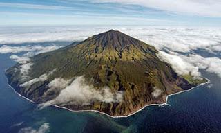 La misteriosa Tristan da Cunha: una piccola isoletta sperduta nell’Oceano Atlantico