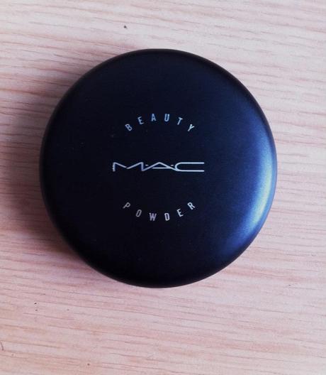 M.A.C. Beauty Powder Too Chic