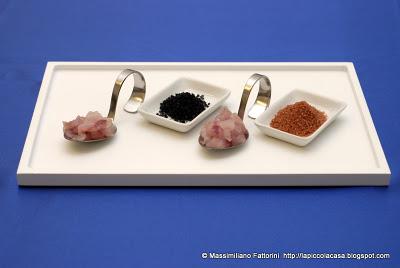 Crudo di sugarello ai due sali (il nero e il rosso delle Hawaii)