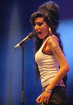 Som Gloomy Sunday, Cronostoria della settimana (24 - 30 ottobre) http://upload.wikimedia.org/wikipedia/commons/thumb/c/cf/Amy_Winehouse_f4962007_crop.jpg/245px-Amy_Winehouse_f4962007_crop.jpg