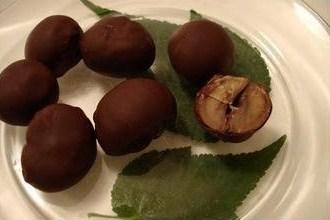 Castagne ricoperte di cioccolato