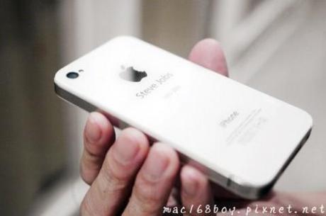 Fan di Apple crea una mod per iPhone per omaggiare Steve Jobs![foto all'interno e link d'acquisto]