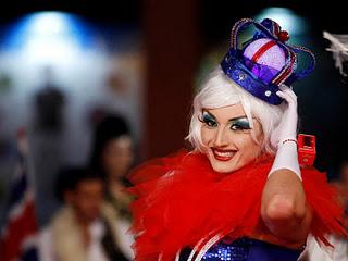 Amazing! Sul red carpet le drag queen di Muccassassina.