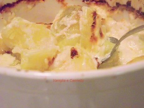 Filet  steaks with Mushroom and Madeira Sauce di Julia Child and Scalloped potatoes with Heavy cream and cheese, ovvero: Bistecche di filetto con funghi e salsa Madeira con Tortino di patate con panna e formaggio