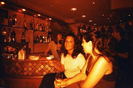 Compleanno Bar Gossip - Pentax PC-550, Lomography Redscale XR 50-200