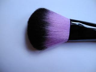 Powder brush - essence