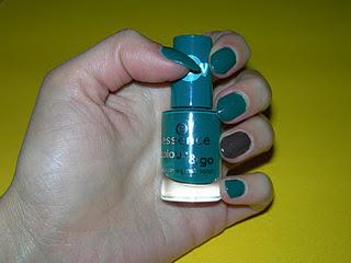 Essence Review e Swatches: Smalto Colour & Go n. 54 Trust in Fashion