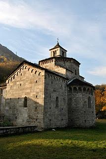 Il Montorfano e la chiesa Romanica.