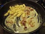 Gnocchi con gorgonzola,speck e noci