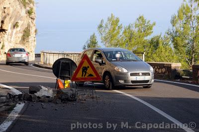 Strada amalfitana 163, dopo caduta massi