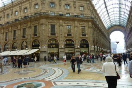 apple mc donald gallerina milano 450 300 Niente Apple Store in Galleria a Milano, al suo posto Prada