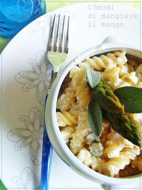 Fusilli con salsa alla salvia e asparagi(fuori stagione)