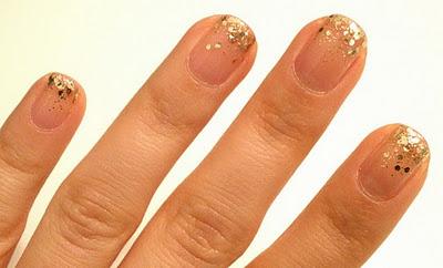 Come togliere lo smalto con i glitter [DIY glitter nail remover]