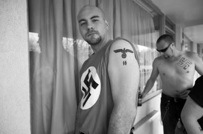 Neo Nazisti le foto di un raduno familiare -