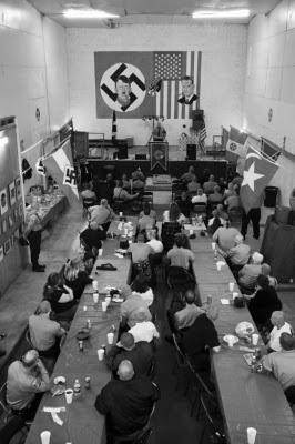 Neo Nazisti le foto di un raduno familiare -