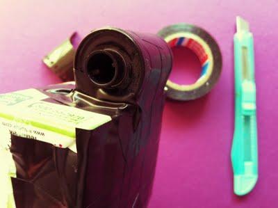 TUTORIAL (english version) • how to make a PIMhole (pretty in mad PINHOLE CAMERA)