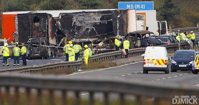 Week And di morte sulle strade inglesi - Il video e le foto del Peggior Incidente in 20 anni -