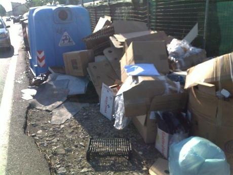 Degrado rifiuti a Prato sud