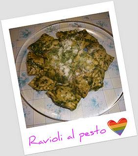 Ricetta ravioli al pesto con farcia di ricotta e spinaci...