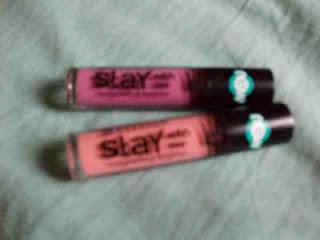 Long lasting lipgloss Stay with me di Essence