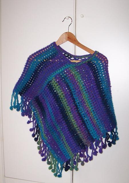 la lana e' scontata...il poncho no. la lana e' scontata...il poncho no.