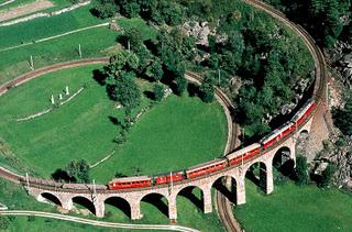 Weekend in Valtellina: A spasso tra le montagne col Trenino Rosso del Bernina