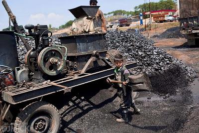 Sfruttamento minorile in India - le foto dei bambini di 8 anni in miniera -