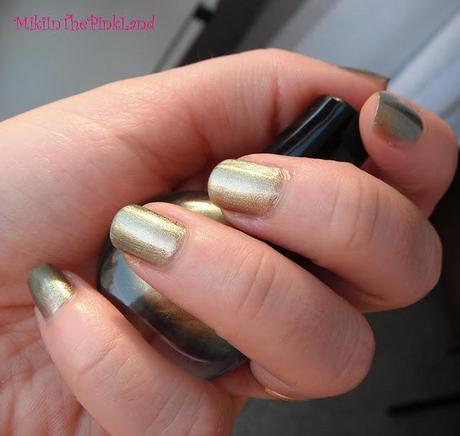 Smalto del giorno: Sephora Diving in Malaysia (dupe Chanel Peridot)