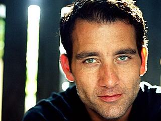 Clive Owen in Recall