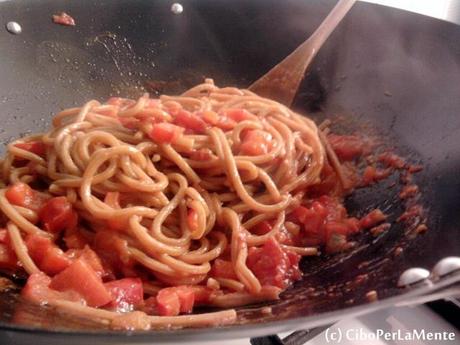 Spaghetti all’aroma di peperoncino piccante