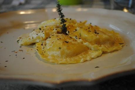 Gran Panzerotti con patate e rosmarino ai fiori di campo e robiola