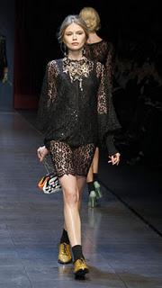 Aline Weber in Dolce & Gabbana su Vogue Italia