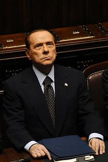 Silvio chiude “in buona coscienza” ma non molla. Ha già indossato l'abito di Machiavelli