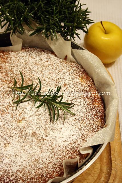 Torta di mele e rosmarino... rassicurante freschezza!