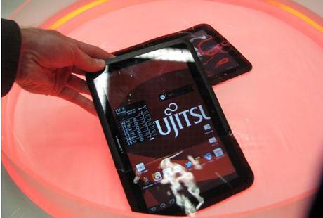Il Tablet che non teme l’acqua!! Fujitsu Arrows Tab