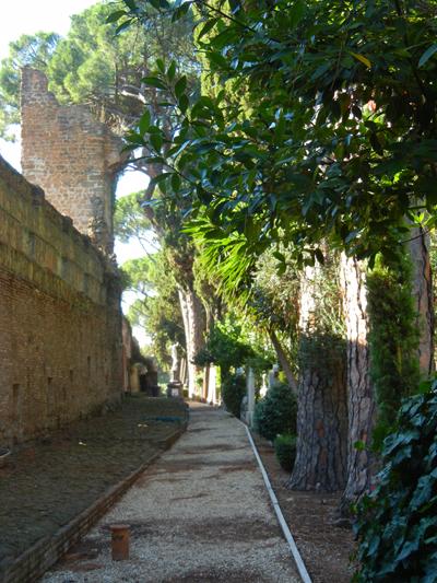 Il cimitero acattolico di Roma