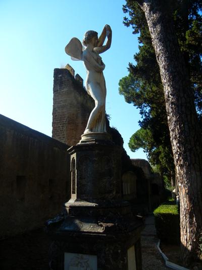 Il cimitero acattolico di Roma