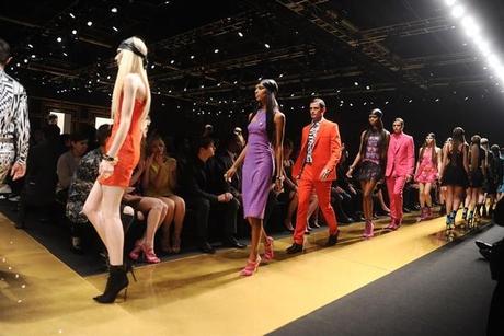 Versace for H&M;, sfilata di presentazione a New York [video]