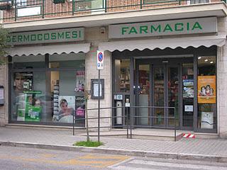 VENDITA FARMACIA COMUNALE DI GIULIANOVA: IN MIGLIAIA SI OPPONGONO