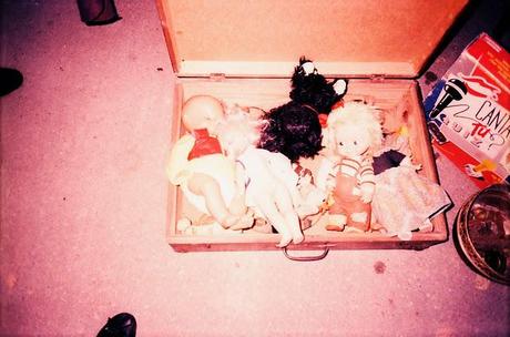 LOMOGRAPHY • al mercatino dell'usato con Pentax PC-550 e Lomography X Tungsten 64 35mm, x-pro