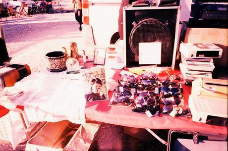 LOMOGRAPHY • al mercatino dell'usato con Pentax PC-550 e Lomography X Tungsten 64 35mm, x-pro