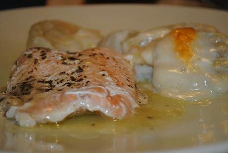 Filetto di salmone in carta fata con finocchi al gratin