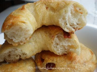 Bagels con pomodori secchi e origano