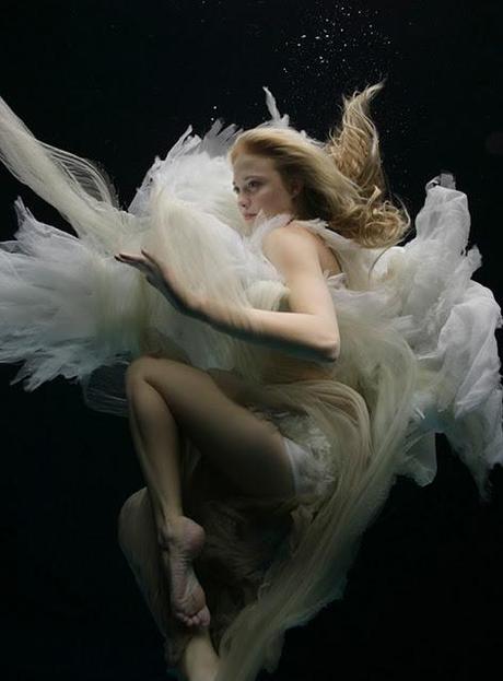 Zena Holloway e le sue visioni acquatiche